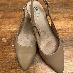 Clarks Women's Tan Slingback Heels